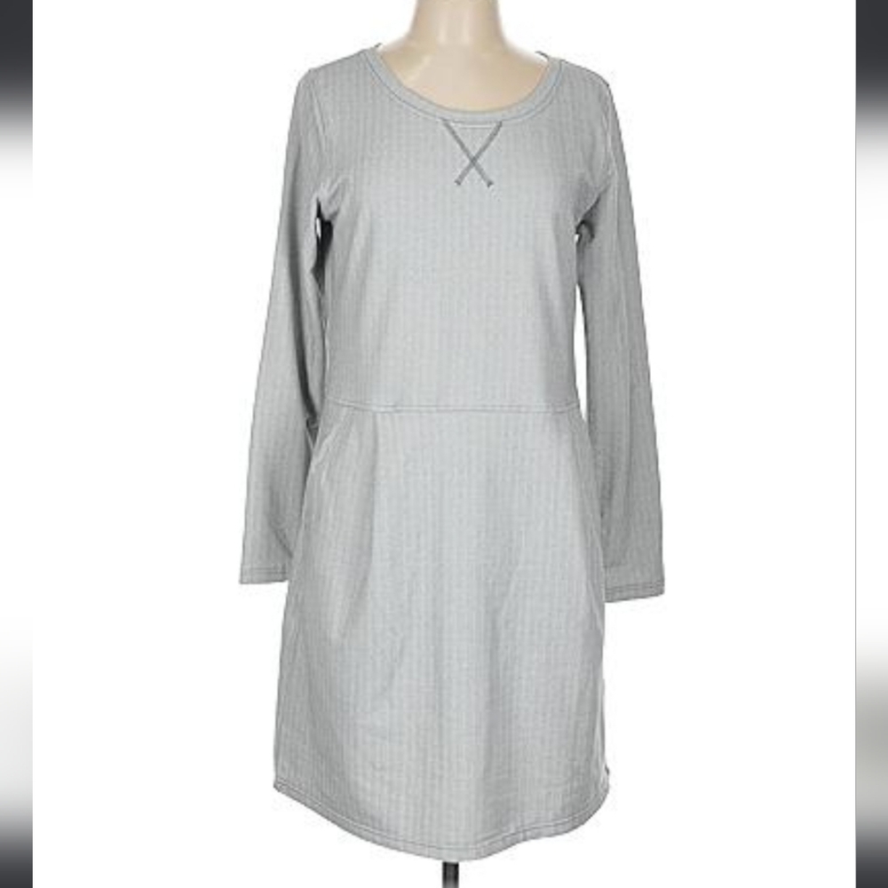 Patagonia long sleeve Active Dress Herringbone Size Medium feather gray
